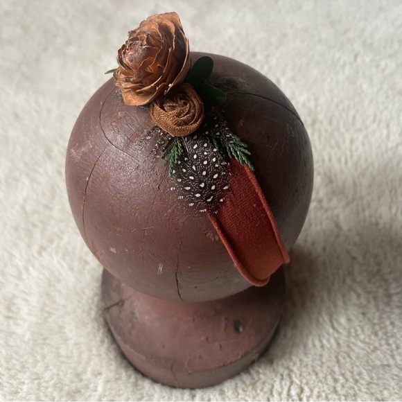 ‘Redwood’ Rust Pine Cone Rose Tie Back Headband - Picture 5 of 9